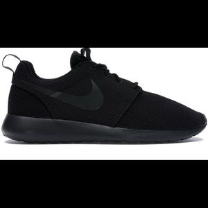 Brand New Men’s Nike Rosie Run Triple Black Shoe